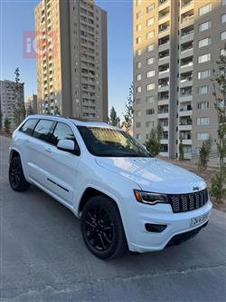 جیپ گراند شیرۆکی